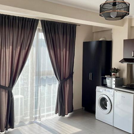 Apartament Luca Apartment โดรเบตา-ตูร์นู เซเวริน ภายนอก รูปภาพ
