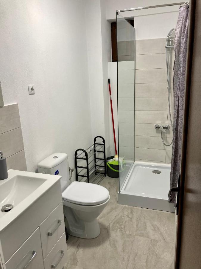 Apartament Luca Apartment โดรเบตา-ตูร์นู เซเวริน ภายนอก รูปภาพ