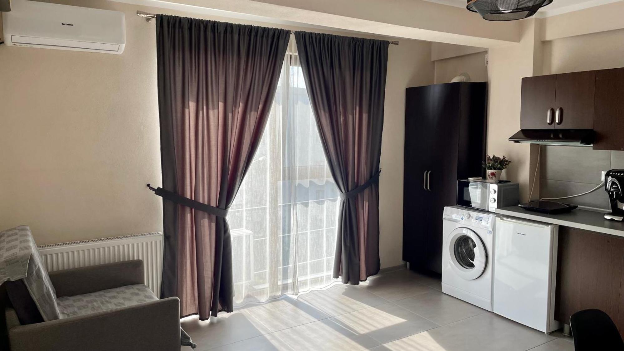Apartament Luca Apartment โดรเบตา-ตูร์นู เซเวริน ภายนอก รูปภาพ